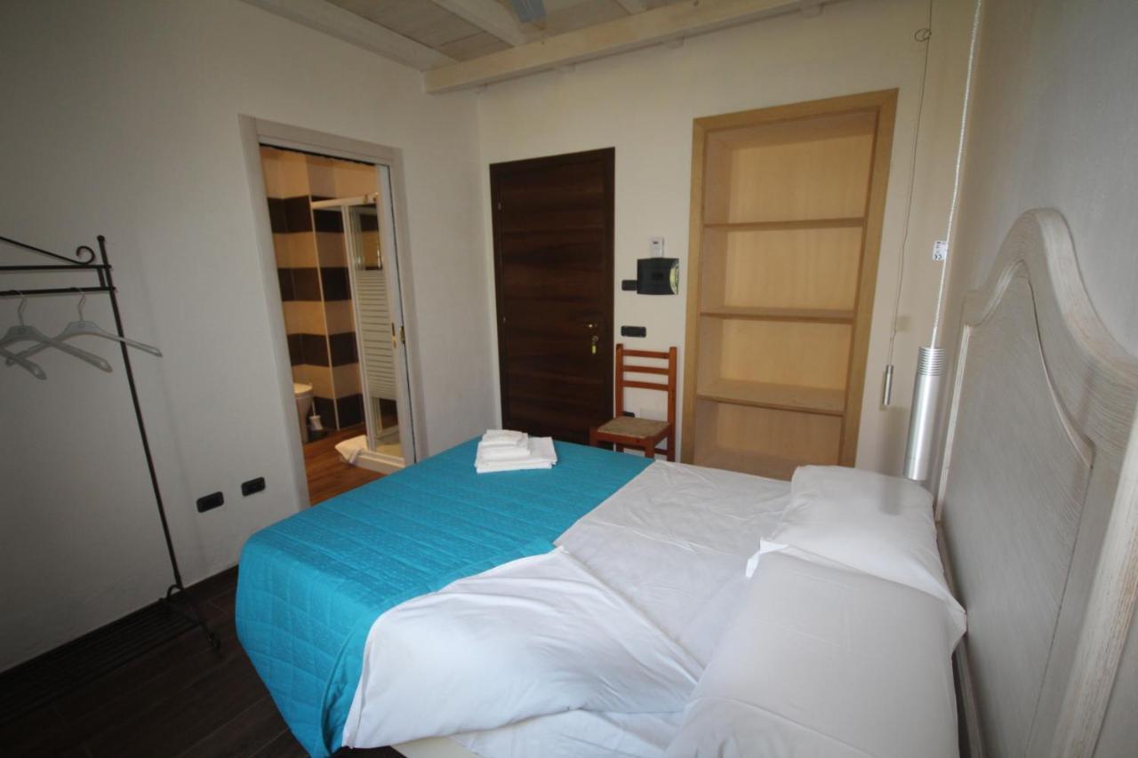 Villa La Conchiglia Rooms Cala Liberotto Luaran gambar
