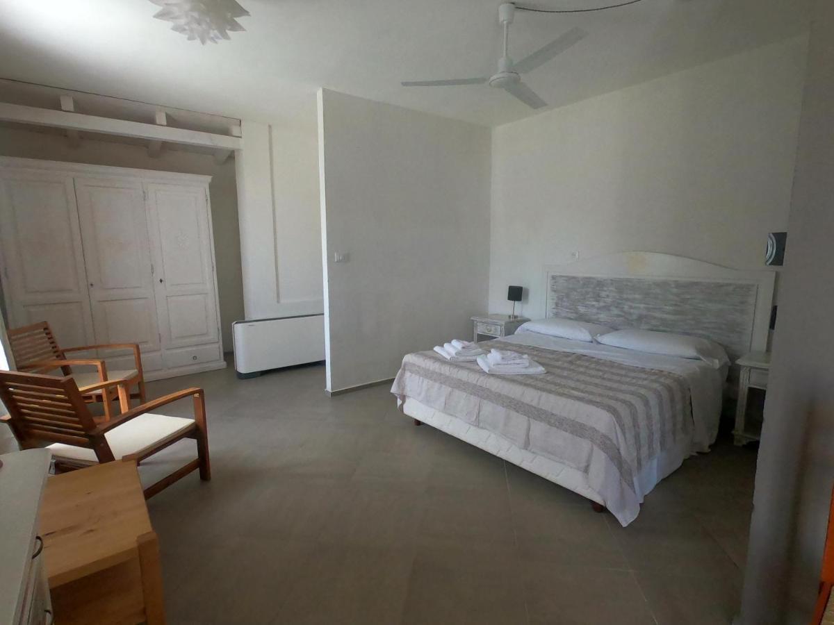 Villa La Conchiglia Rooms Cala Liberotto Luaran gambar