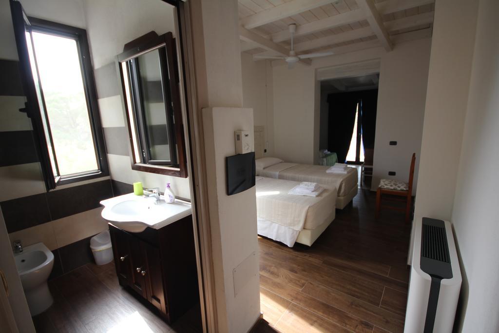 Villa La Conchiglia Rooms Cala Liberotto Luaran gambar